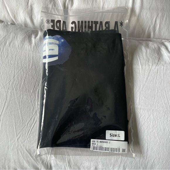 Host Pick ⭐️(B)APETAVERSE Exclusive NFT Shirt (L) - Picture 7 of 13